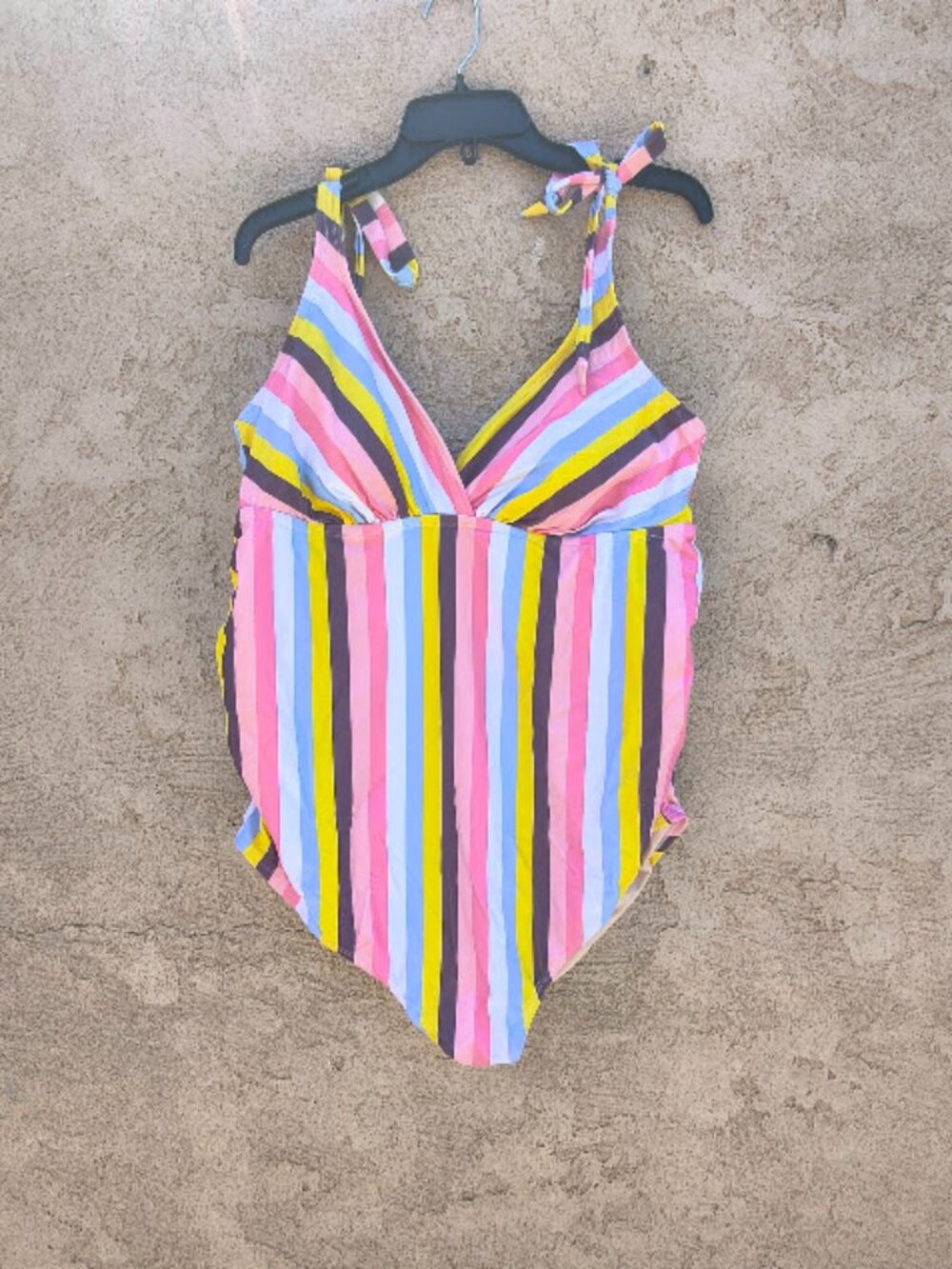 Isabel Maternity Vertical Stripe Maternity One-Piece Swimsuit 2XL Colored V-Neck